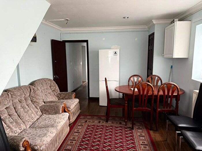 2 Bedroom Flat To Rent In Hepworth Gardens, Barking, IG11