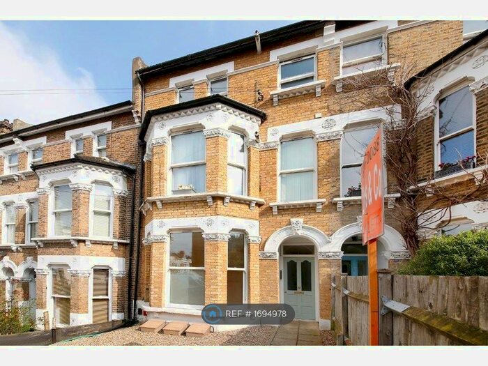 2 Bedroom Flat To Rent In Woodland Road, London, SE19