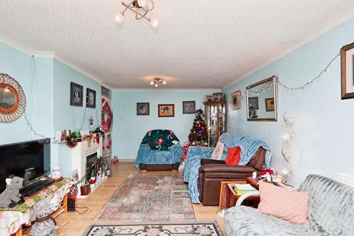 2 Bedroom Semi-Detached Bungalow For Sale In Henhurst Ridge, Burton-On-Trent, DE13