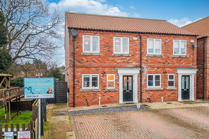 3 Bedroom Semi Detached House For Sale In Howden Road, Barlby, Selby, YO8