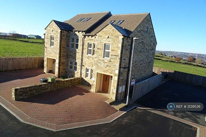 3 Bedroom Semi-Detached House To Rent In High Lane, Huddersfield, HD4