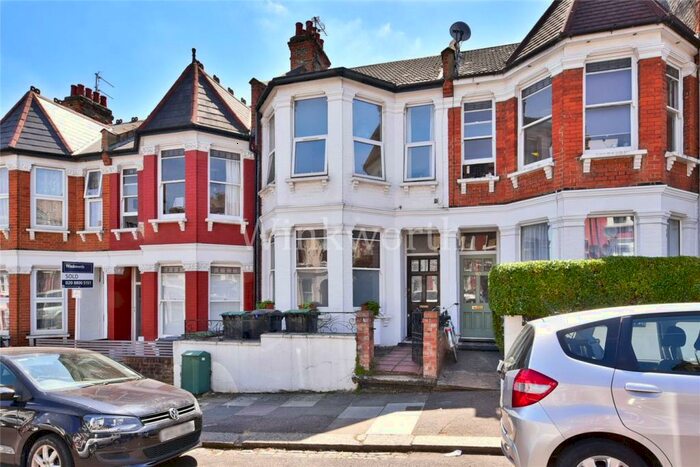 2 Bedroom Apartment To Rent In Allison Road, London, N8