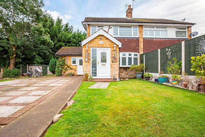 3 Bedroom Semi-Detached House For Sale In The Chase, Aston, Sheffield, S26