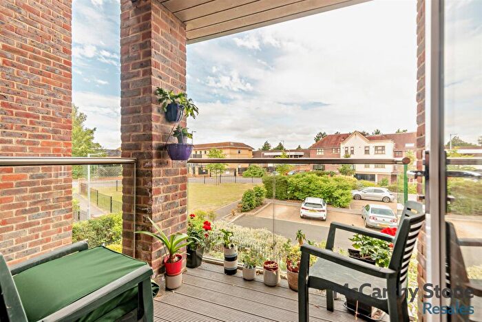 1 Bedroom Apartment For Sale In Austen Place, Lower Turk Street, Alton, GU34