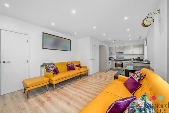 3 Bedroom Apartment To Rent In Capitol Way, London, NW9