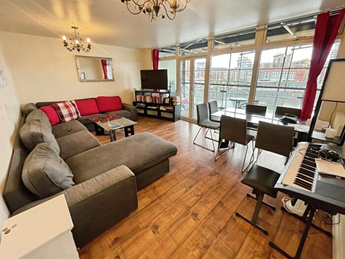 2 Bedroom Apartment To Rent In Hanover Avenue, London, E16
