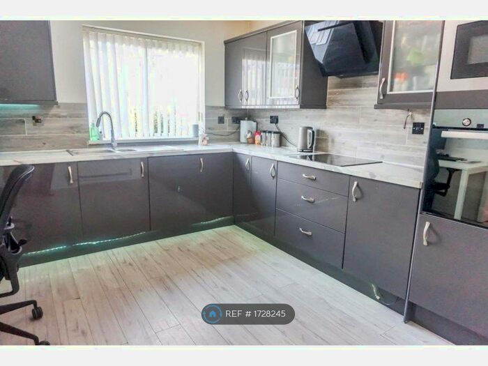 3 Bedroom Semi-Detached House To Rent In School Lane, Buckland End, Birmingham, B34