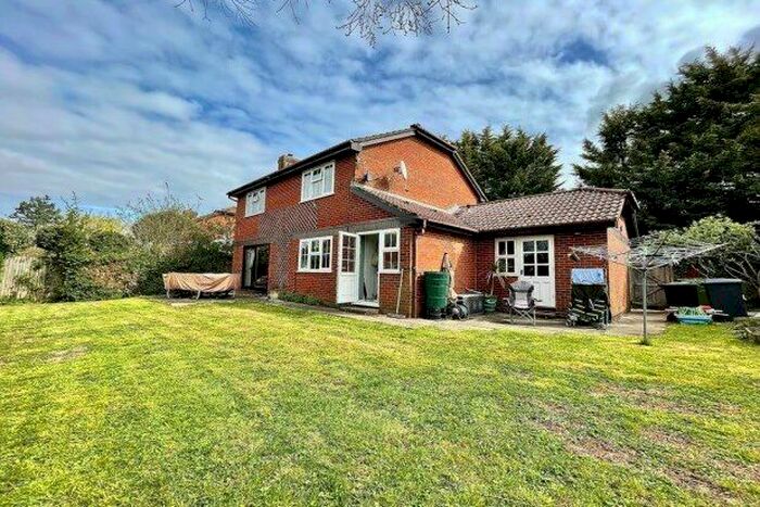 4 Bedroom Detached House To Rent In Brooklyn Close, Southampton, SO32