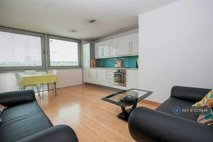 1 Bedroom Flat To Rent In Richmond Road, Kingston, KT2