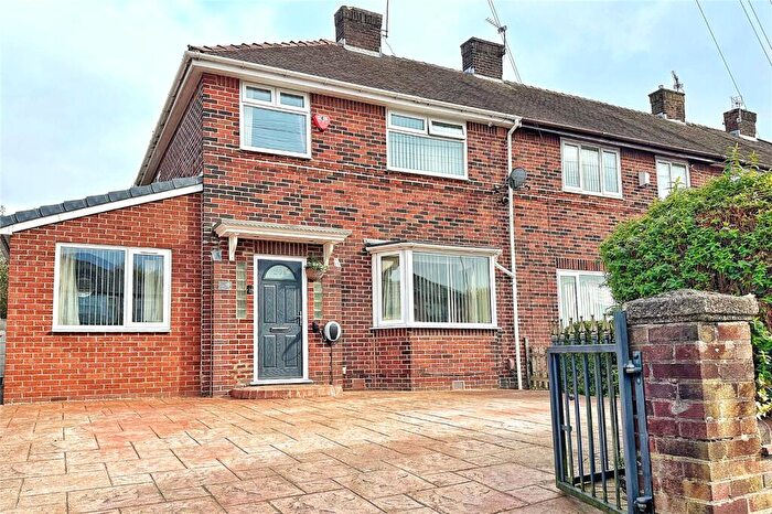 3 Bedroom End Of Terrace House For Sale In Long Lane, Chadderton, Oldham, Greater Manchester, OL9