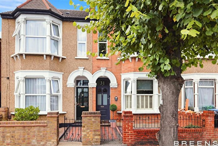 3 Bedroom Terraced House For Sale In Titchfield Road, Enfield, EN3