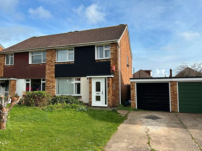3 Bedroom Semi-Detached House To Rent In Orchard Close, Fawley, SO45