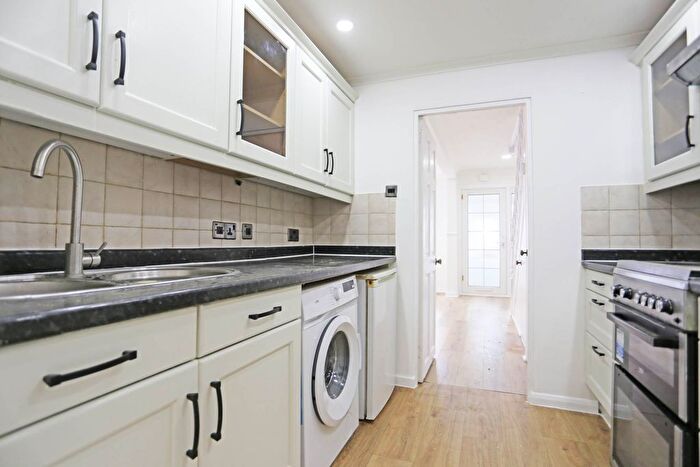 3 Bedroom Semi-Detached House To Rent In St Matthews Close, Rainham, RM13