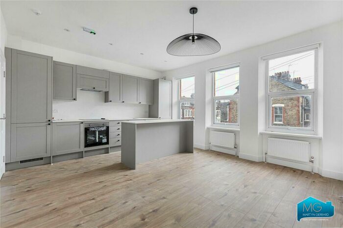 4 Bedroom Apartment To Rent In Glebe Road, Crouch End, London, N8