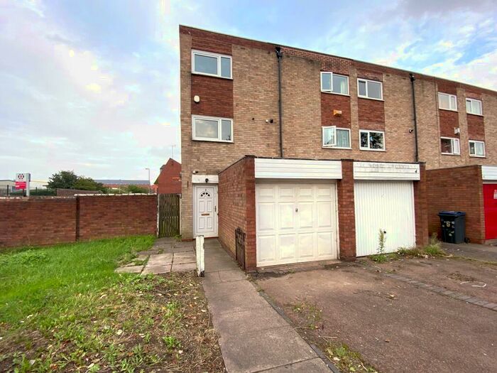 3 Bedroom End Of Terrace House To Rent In Knightstone Avenue, Birmingham, B18