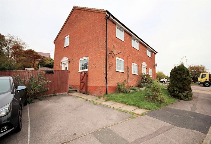 1 Bedroom Maisonette To Rent In Felton Close, Luton, LU2