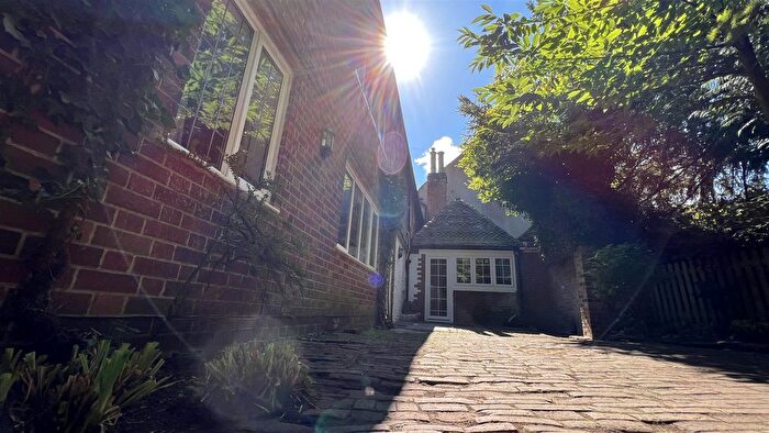 3 Bedroom Property To Rent In Hackington Cottage, Canterbury - Ref, CT2