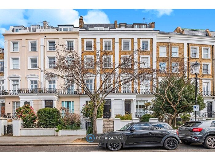 2 Bedroom Flat To Rent In Chepstow Crescent, London, W11