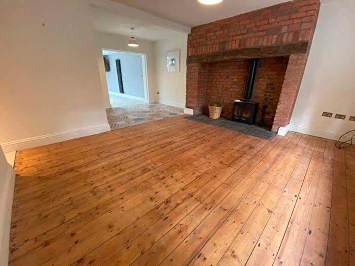 2 Bedroom Cottage To Rent In Laindon Cottage, Ws, SK9