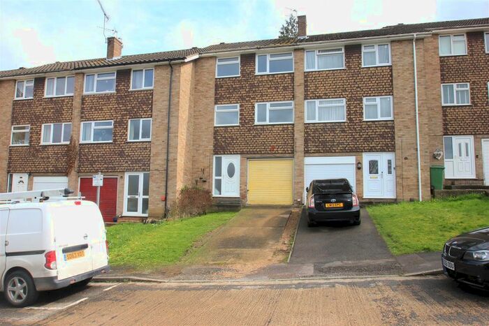 3 Bedroom Town House To Rent In Dixon Close, Maidstone, Kent, ME15