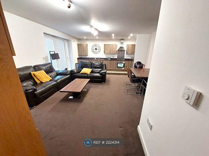 2 Bedroom Flat To Rent In Stephen Tuckwell House, Barking, IG11