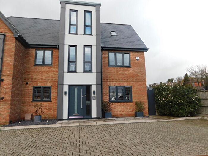 4 Bedroom Semi Detached House For Sale In Minster Road, ME12