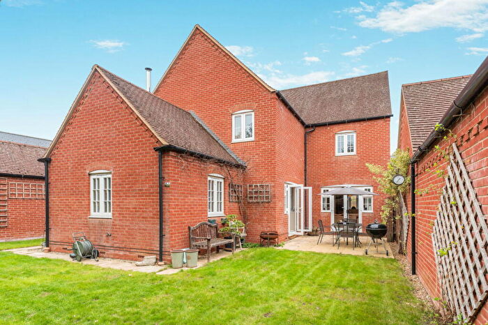 5 Bedroom Detached House For Sale In Millers Way, Middleton Cheney, OX17