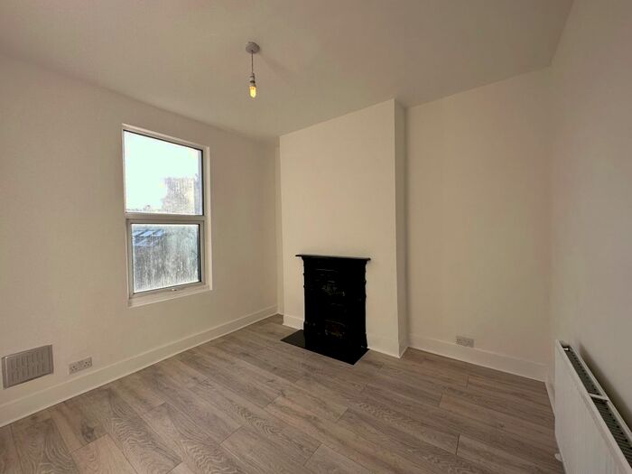 4 Bedroom Property To Rent In Cranleigh Road, London, N15