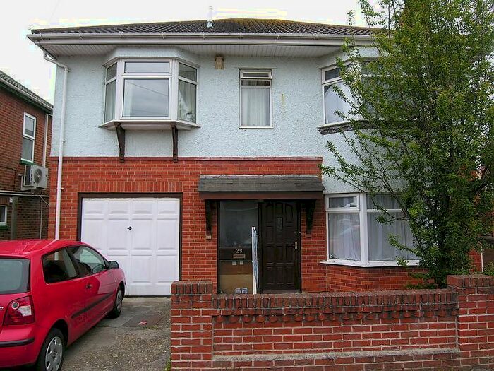 8 Bedroom House To Rent In Bedroom Detached House In Winton, BH10