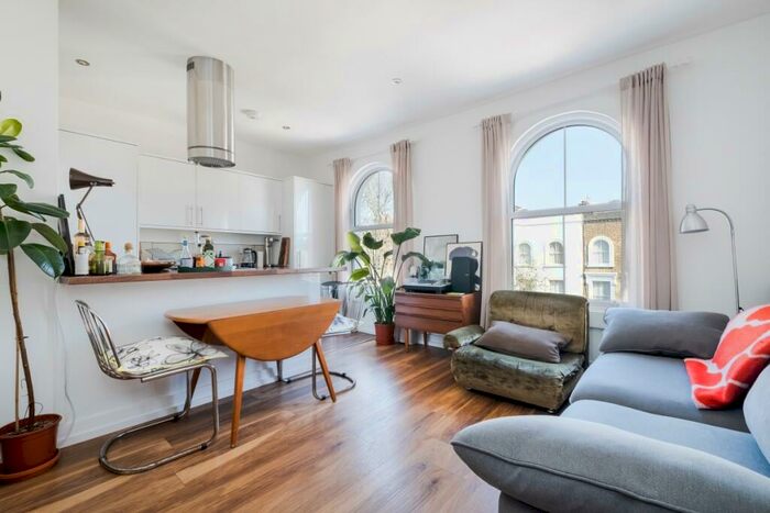 2 Bedroom Duplex To Rent In Mildmay Road London, N1