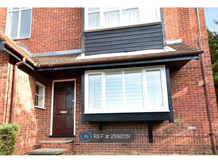 Studio To Rent In Knights Manor Way, Dartford, DA1