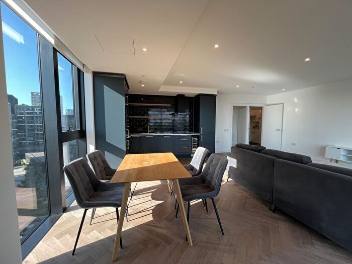 2 Bedroom Flat To Rent In Gauging Square, London Dock, Tower Hamlets, London, E1W