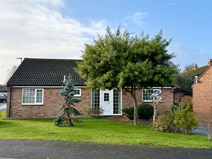 3 Bedroom Detached Bungalow For Sale In Woburn Way, Eastbourne, BN22
