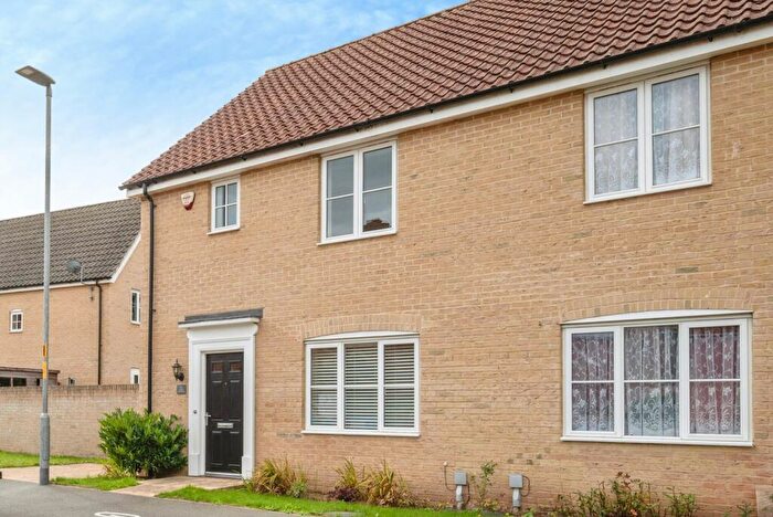 3 Bedroom Semi-Detached House For Sale In Hornbeam Road, North Walsham, Norfolk, NR28