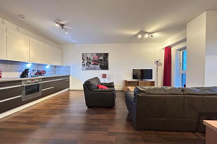 2 Bedroom Apartment To Rent In Skyline Plaza, Town Centre, RG21