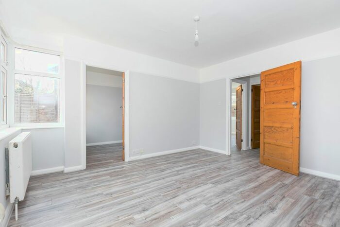 2 Bedroom Maisonette To Rent In Barnard Gardens, New Malden, KT3