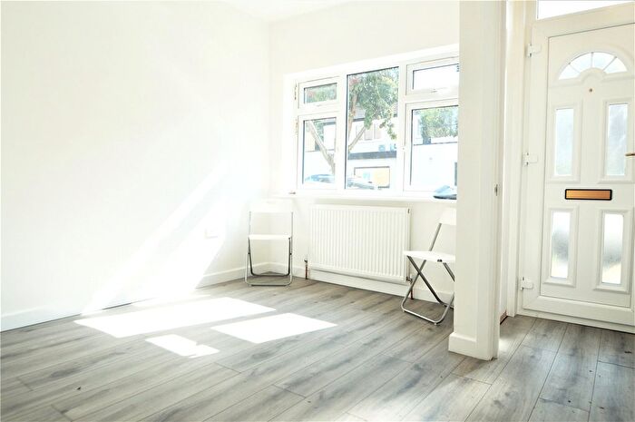 3 Bedroom Semi-Detached House To Rent In Cranmer Road, Croydon, CR0