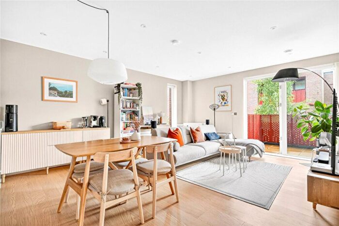 2 Bedroom Flat For Sale In Elder Close, Leyton, London, E10