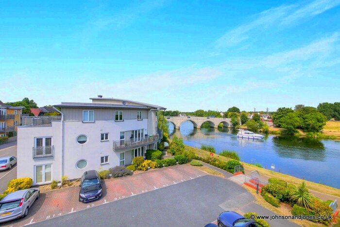 2 Bedroom Flat To Rent In Bridge Wharf, Chertsey, KT16