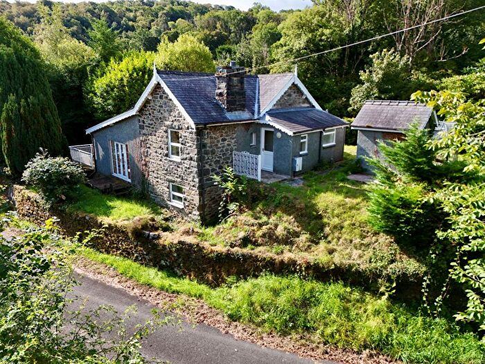 2 Bedroom Detached Bungalow For Sale In Glyn Malden Lodge, Dolgellau, LL40