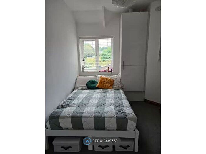 1 Bedroom Flat To Rent In Shirehampton Road, Bristol, BS9