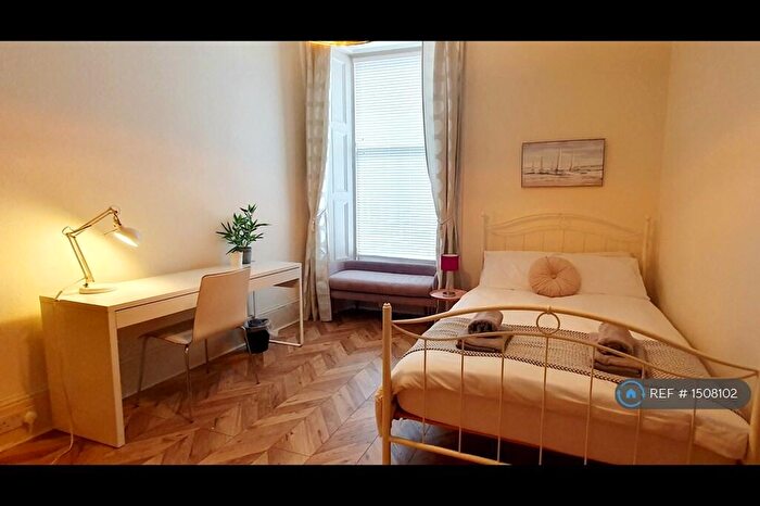 4 Bedroom Flat To Rent In Forrest Road, Edinburgh, EH1
