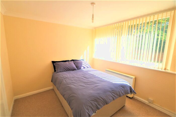 2 Bedroom Flat For Sale In Goldington Green, Bedford, MK41