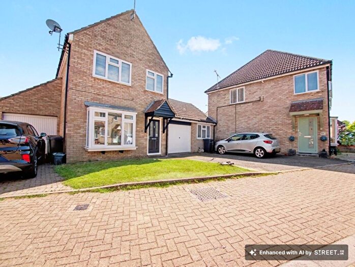 3 Bedroom Link Detached House For Sale In Colne Close, South Woodham Ferrers, CM3