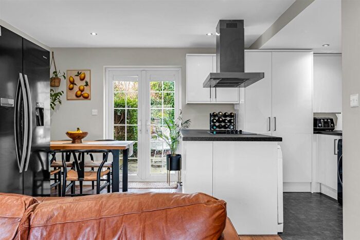 3 Bedroom End Of Terrace House For Sale In Chequers, Welwyn Garden City, AL7