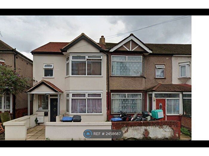 Studio To Rent In Cavendish Road, London, N18