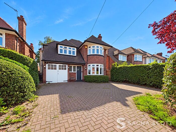 4 Bedroom Detached House For Sale In Tattenham Way, Burgh Heath, KT20