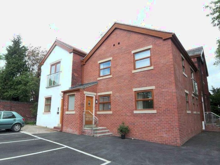 2 Bedroom Flat To Rent In Harrogate Road, Leeds, West Yorkshire, Uk, LS17