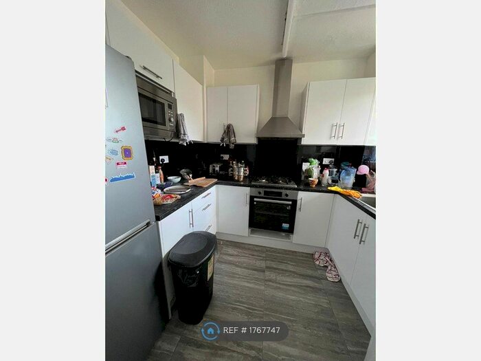 2 Bedroom Flat To Rent In Sidford House, London, SE1