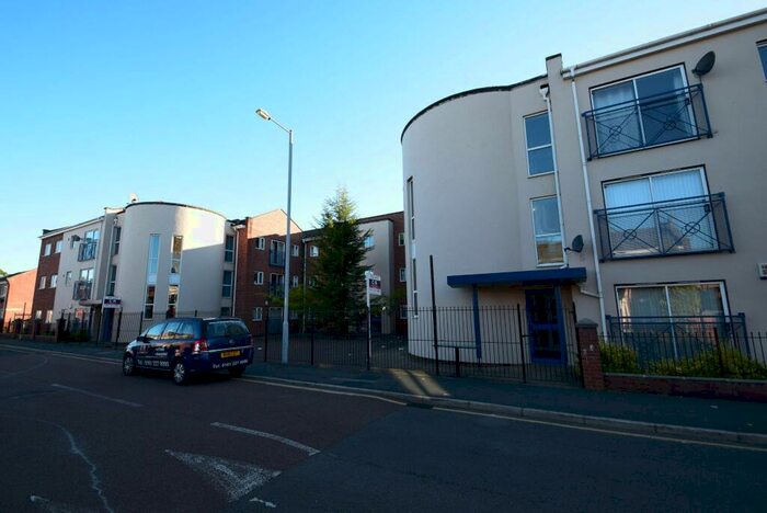 3 Bedroom Flat To Rent In Mallow Street, Hulme, Manchester., M15